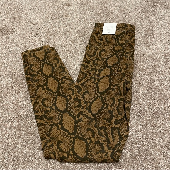 SOLD NWT Zara Snakeskin Jeans - Picture 6 of 6